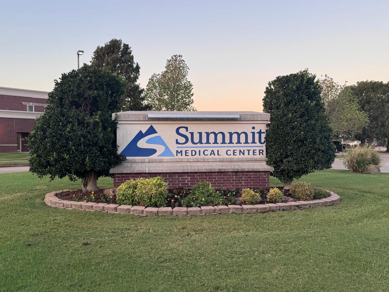 Exterior view of Renaissance Medical Pavilion in Edmond Oklahoma